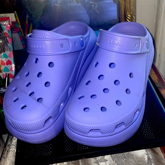 Women’s CROCS high top - Picture 1 of 4
